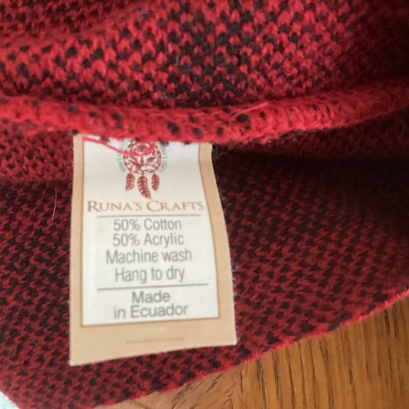 Poncho - Cape by Runa’s Crafts made- Ecuador -Burgundy/merlot  -Llamas-Cowl neck - Picture 7 of 13